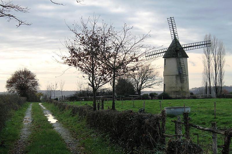 Moulin à vent le champ du trail Villa Saint-Cyr-des-Gats Esterno foto